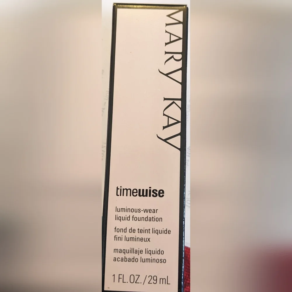 Mary Kay Timewise Luminous-Wear Liquid Foundation - Discontinued